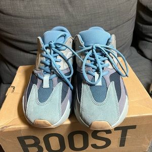 Yeezy 700 sneakers